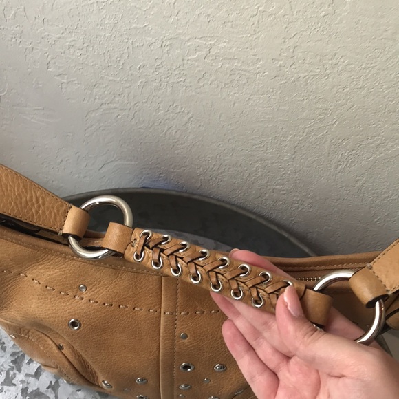 Vintage Coach Soho Tan Grommet Y2K Shoulder Bag - Picture 4 of 11